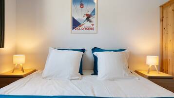 6 bedrooms, iron/ironing board, WiFi