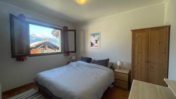Iron/ironing board, WiFi