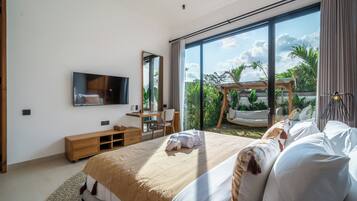Luxury Villa, Pool View | Egyptian cotton sheets, premium bedding, in-room safe