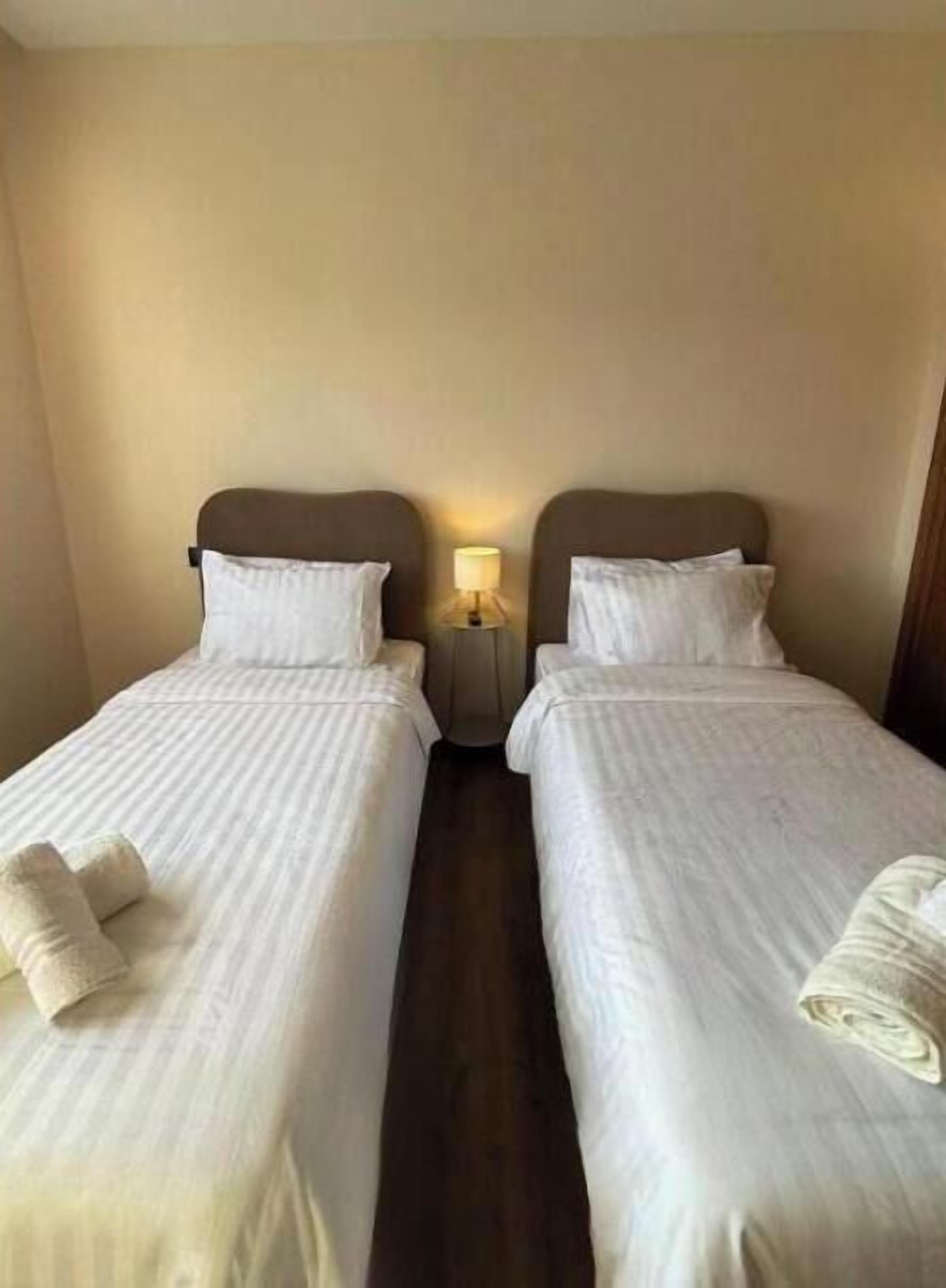 4 slaapkamers, een strijkplank/strijkijzer, wifi