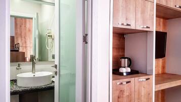 Family Triple Room | In-room safe, desk, blackout drapes, iron/ironing board
