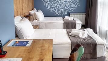Junior Suite | In-room safe, desk, blackout drapes, iron/ironing board