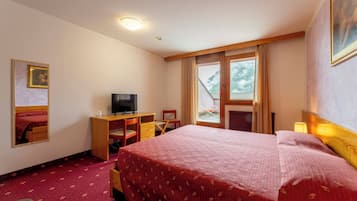 Classic-Zweibettzimmer, Balkon, Bergblick | Zimmersafe, Schreibtisch, Bügeleisen/Bügelbrett, kostenloses WLAN