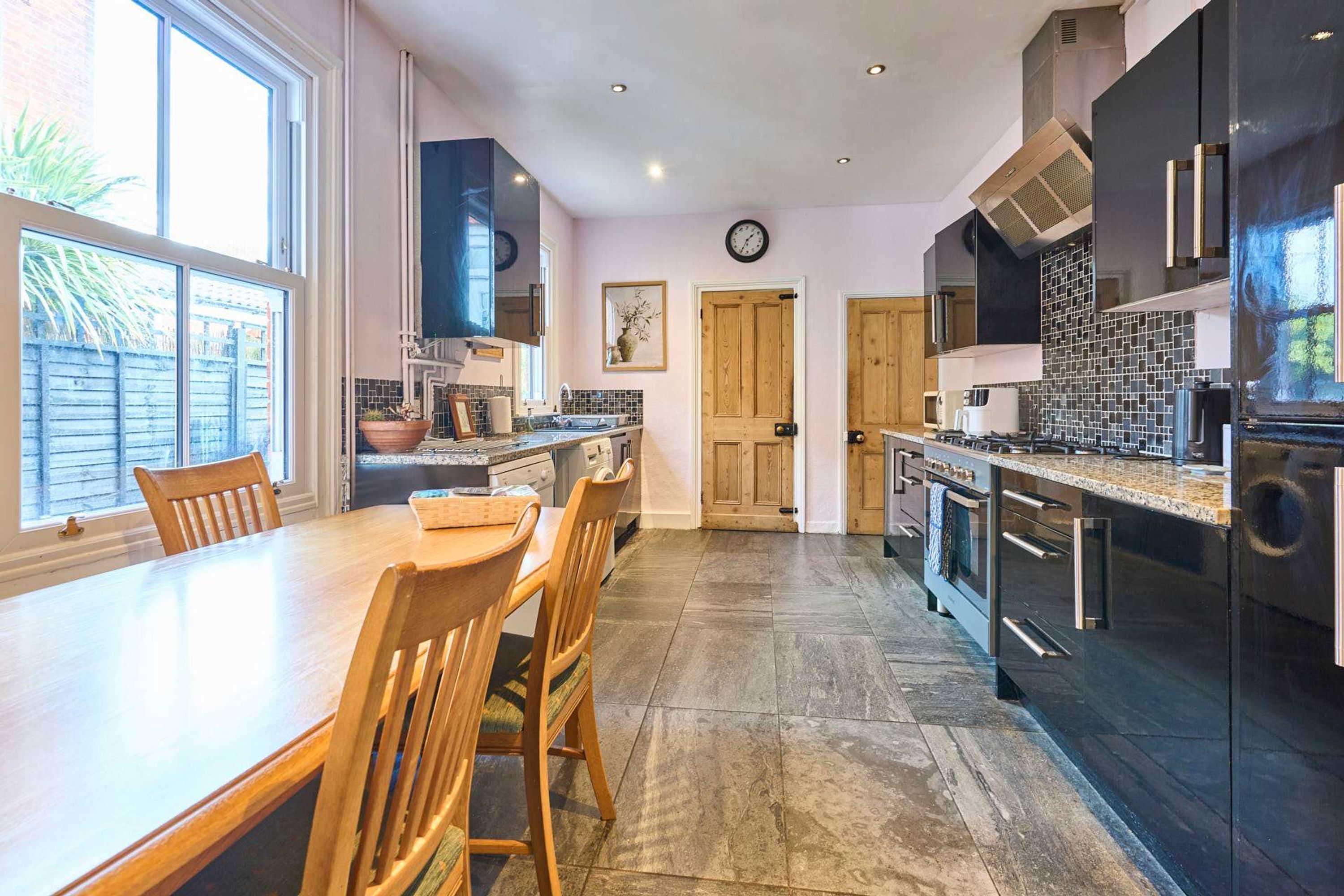 House | 4 bedrooms, Internet