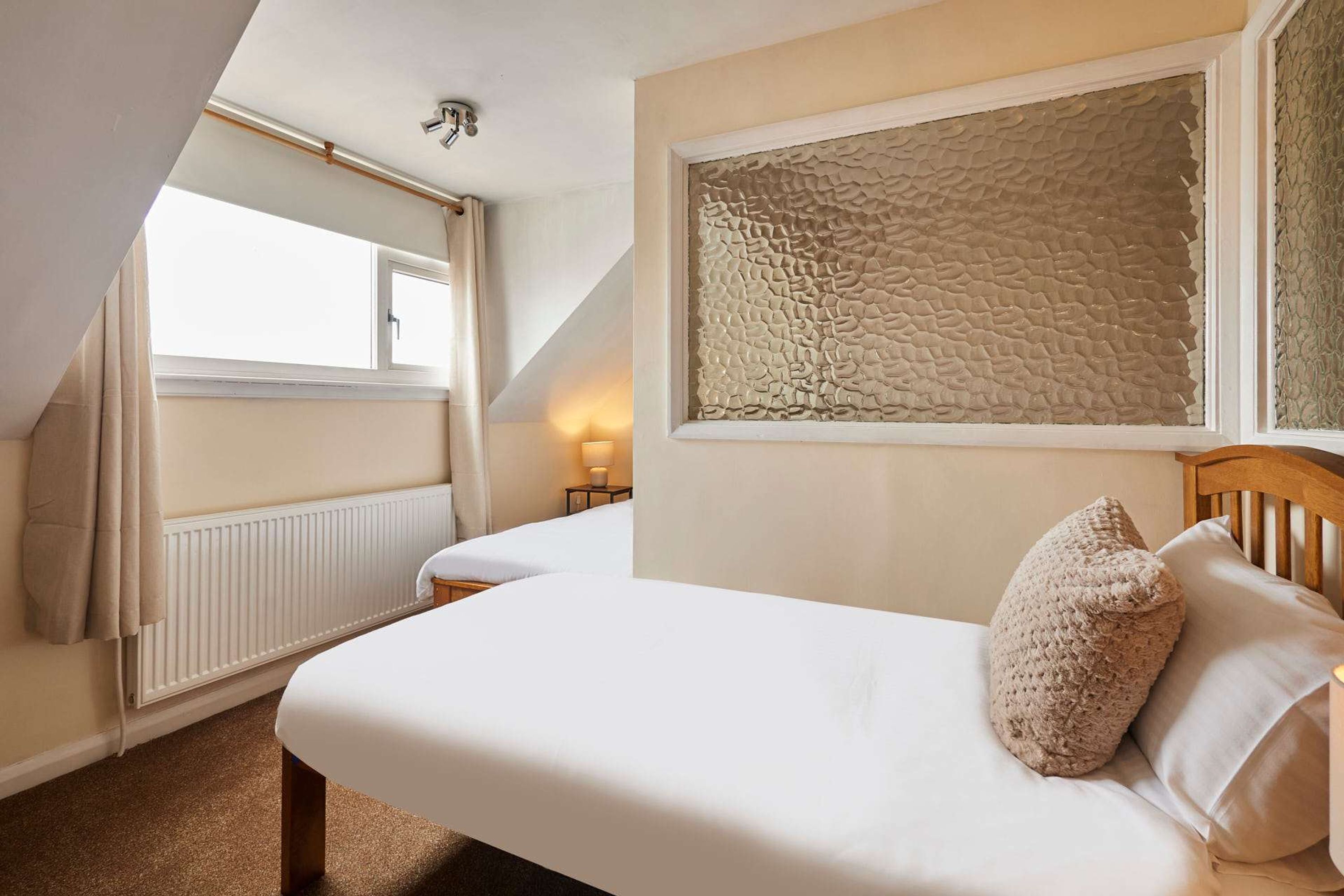 4 bedrooms
