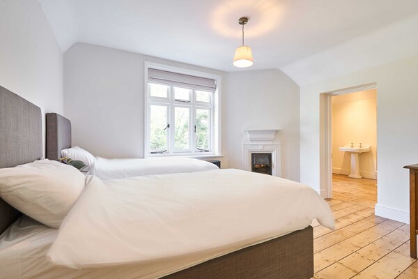 Host Stay Lavengro - Lowestoft