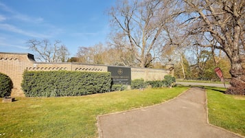 2 bedrooms