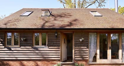 Host Stay The Tiled Cottage