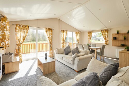 Host Stay Hoganwoods Lodge