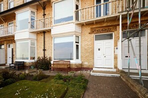 House - Host Stay The Beach (Filey)