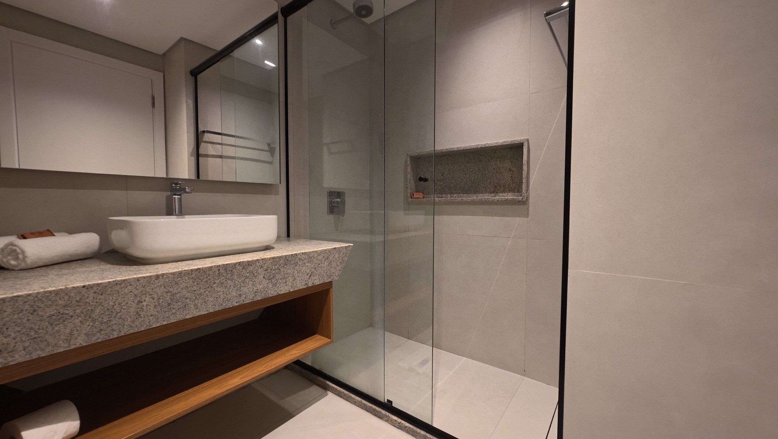 Apartamento básico | Banheiro
