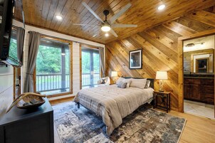 Cabin, Multiple Beds, Mountain View (Happy Heart Hideaway)