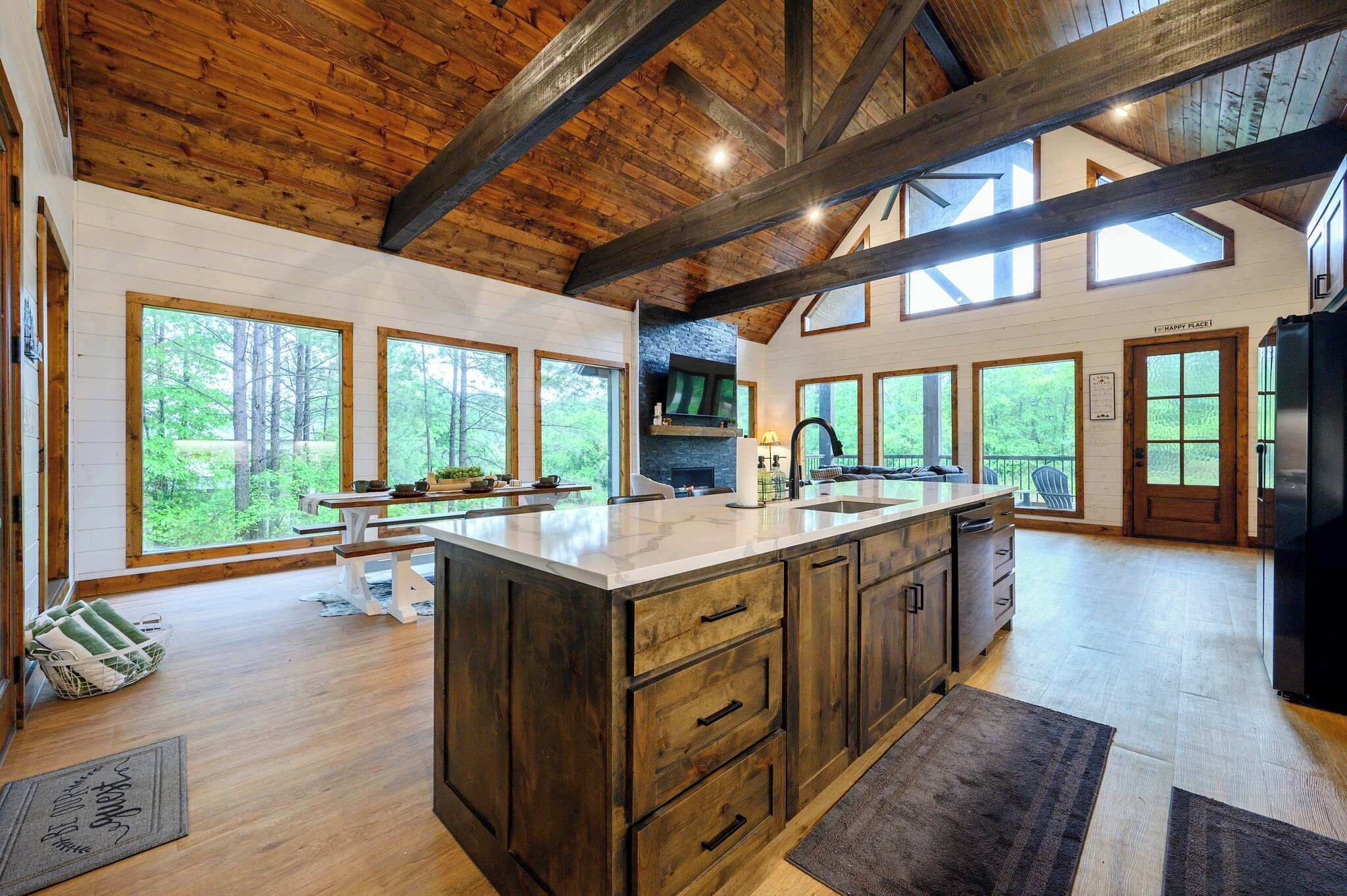 Cabin, Multiple Beds, Mountain View (Happy Heart Hideaway) | Private kitchen