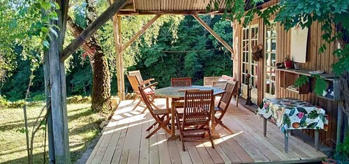 Holiday Home “La Voyageuse” with Private Terrace, Garden & Wi-Fi