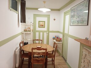 Dining - Gîte Les Grenouilles (Honfleur)