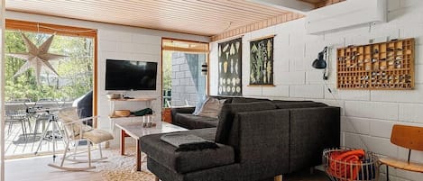 TV