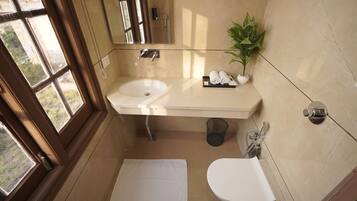 Kamar Deluks | Kamar mandi