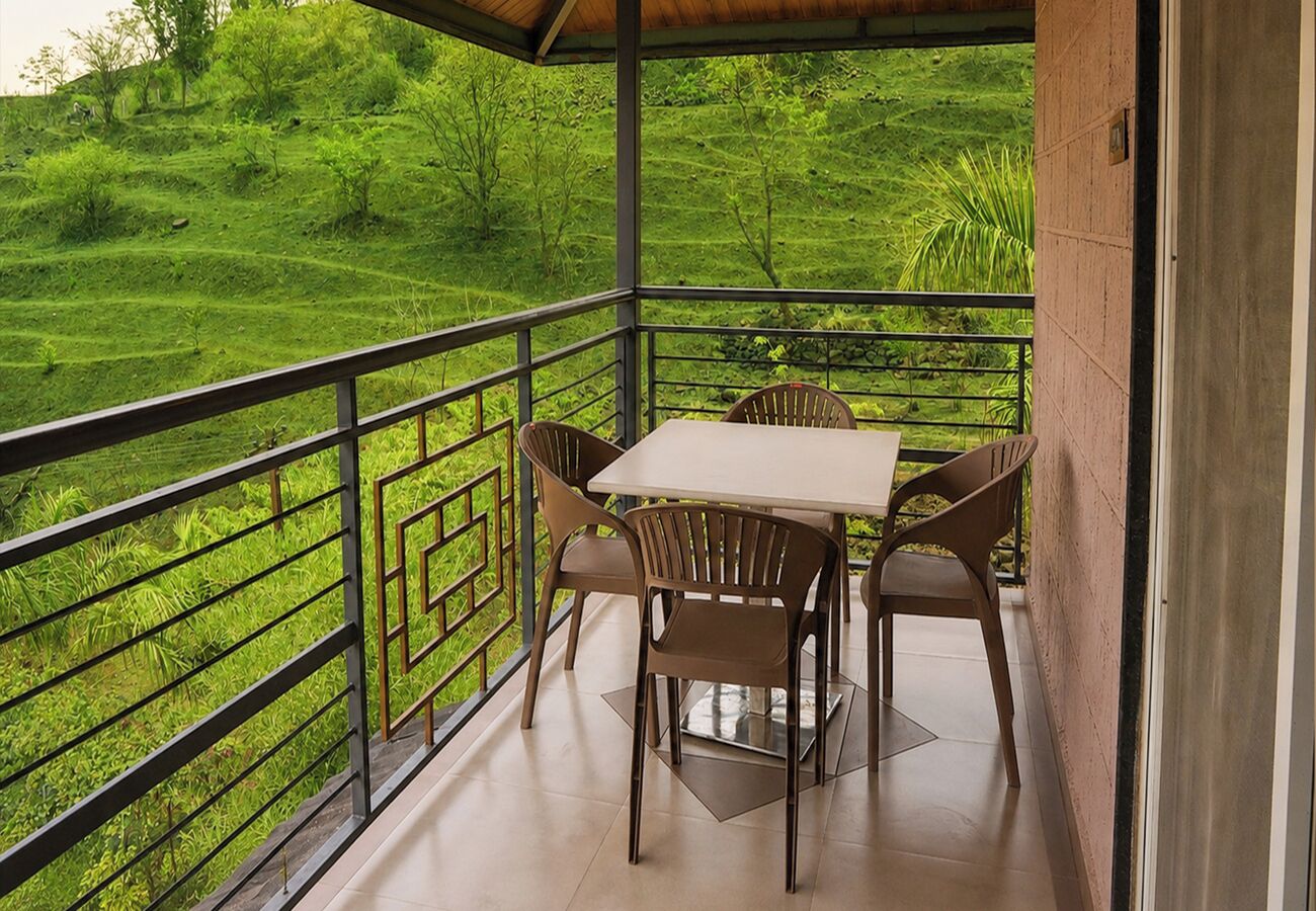Gulmohar Group Room | Balkon