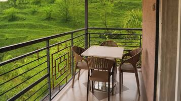Gulmohar Group Room | Balkon