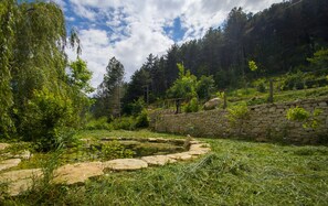 Property grounds - To the Rhythm of Diois – Two Independent Gîtes for up to 20 Guests Facing the Vercors (Die)