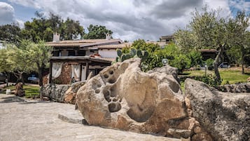 Estúdio, varanda, vista para o jardim | Área da propriedade