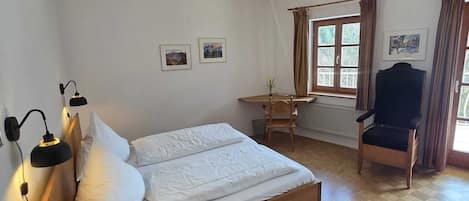 Doppelzimmer, Balkon, Flussblick