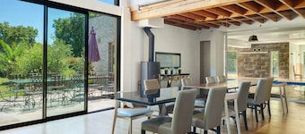 Villa "Lafamosia" with Indoor Pool and Jacuzzi