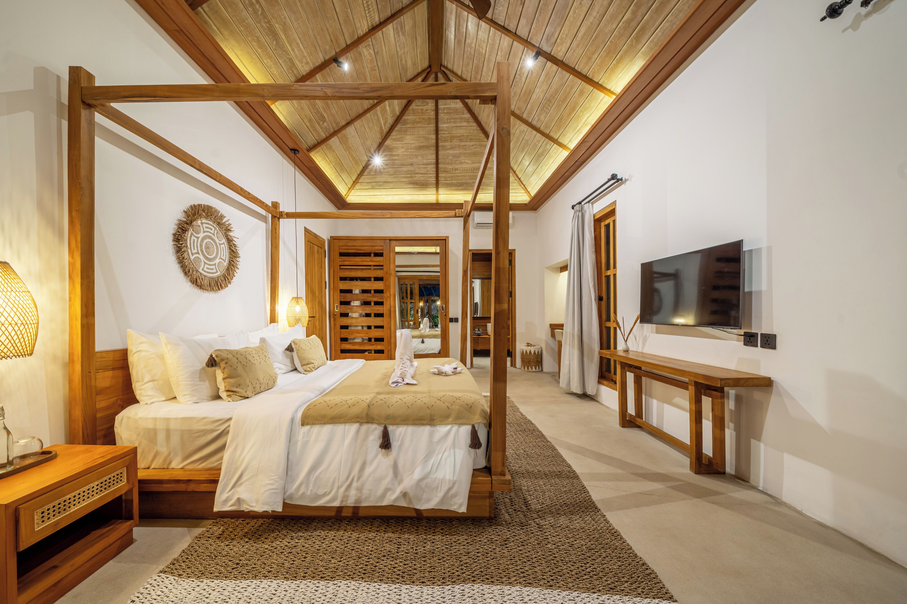 Villa de lujo, vistas a la piscina | Sábanas de algodón egipcio, ropa de cama de alta calidad, caja fuerte