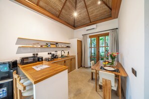 Luxury Villa, Pool View | Private kitchen - Villa Orion (Ubud)