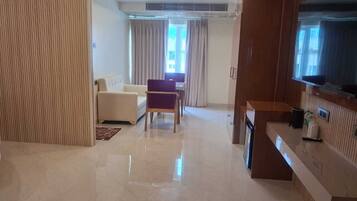 Phòng Suite Cao cấp, quang cảnh thành phố | Nội thất