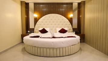 Luxury Suite, City View | Free WiFi