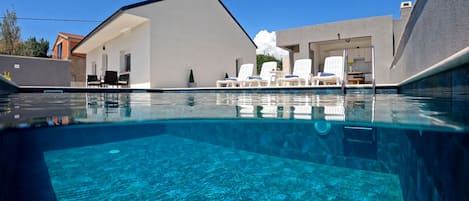 Beheizter Pool
