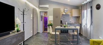 Suite Infinity - Jacuzzi & Sauna Privée, Vue Mer, Wi-Fi et Climatisation