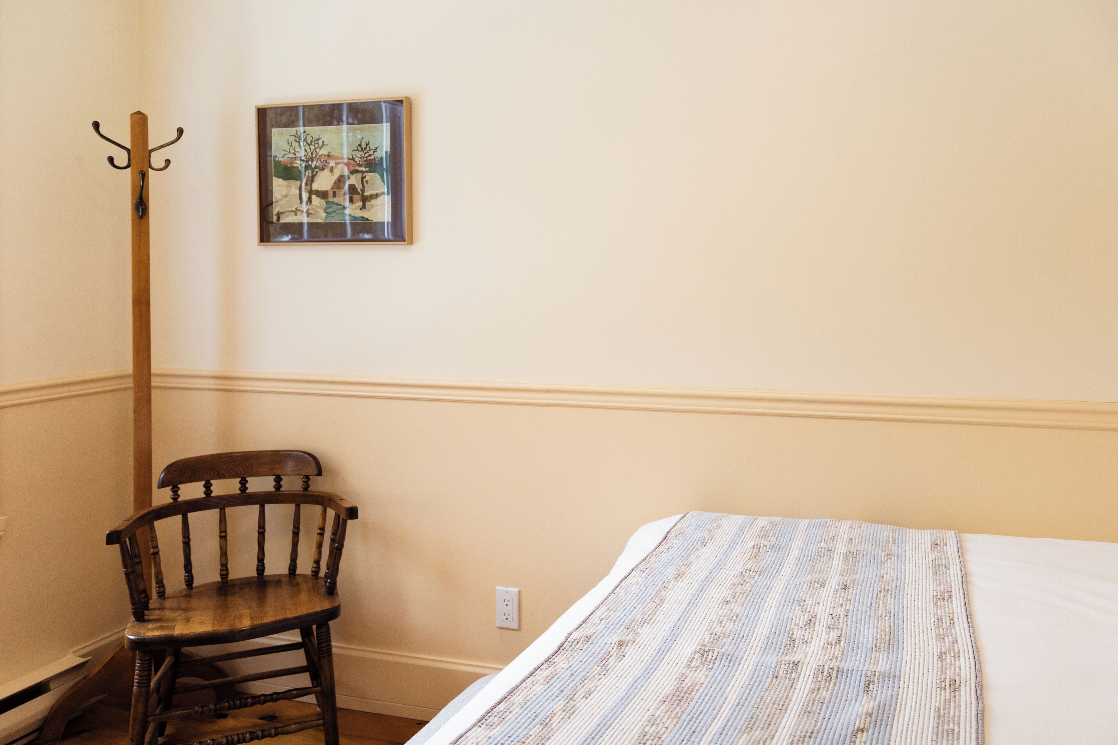 Room, 1 Queen Bed, Garden View | Individually decorated, individually furnished, free WiFi, bed sheets