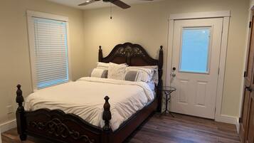 1 bedroom, internet, bed sheets