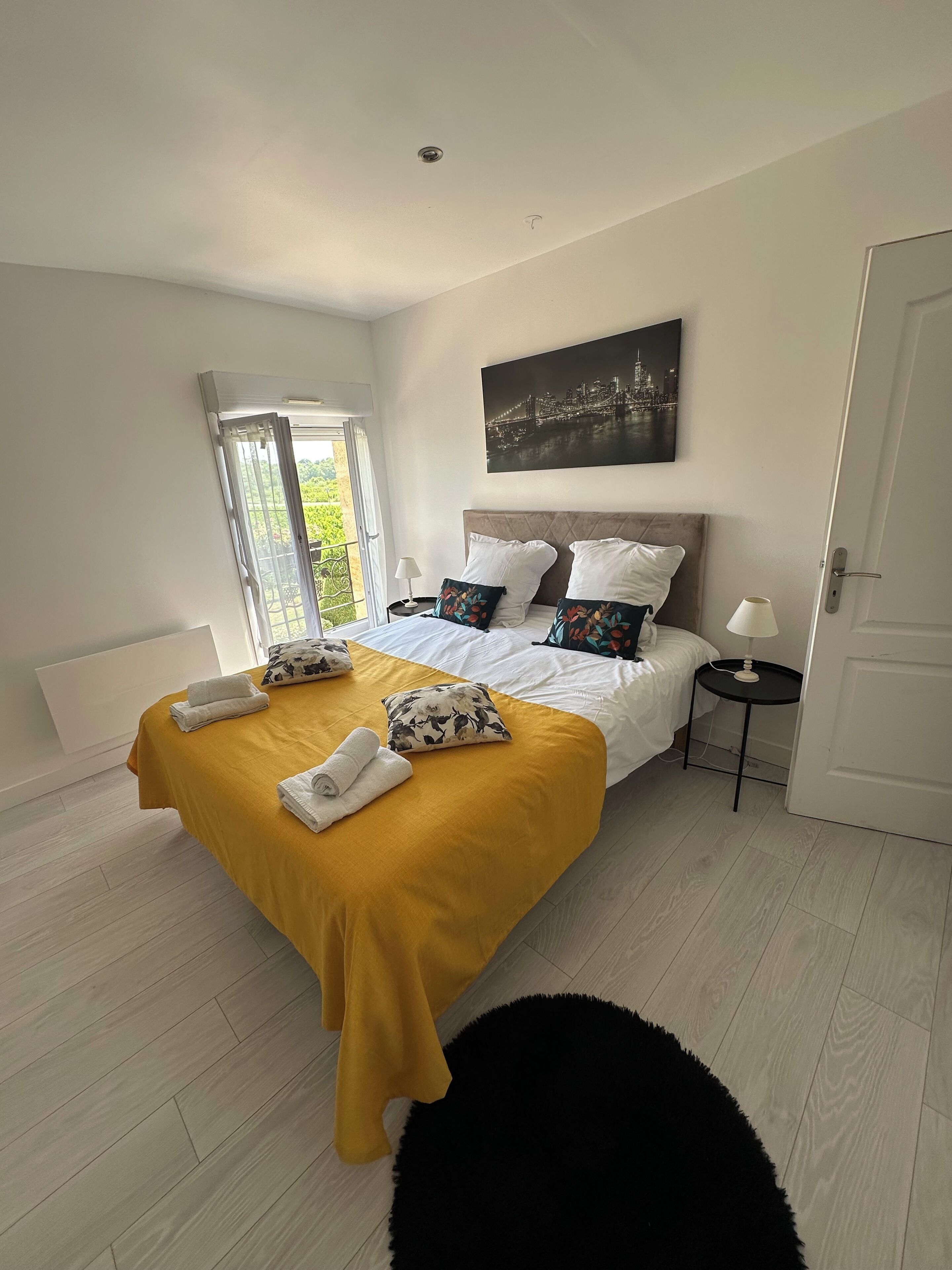 3 habitaciones, acceso a internet y ropa de cama 