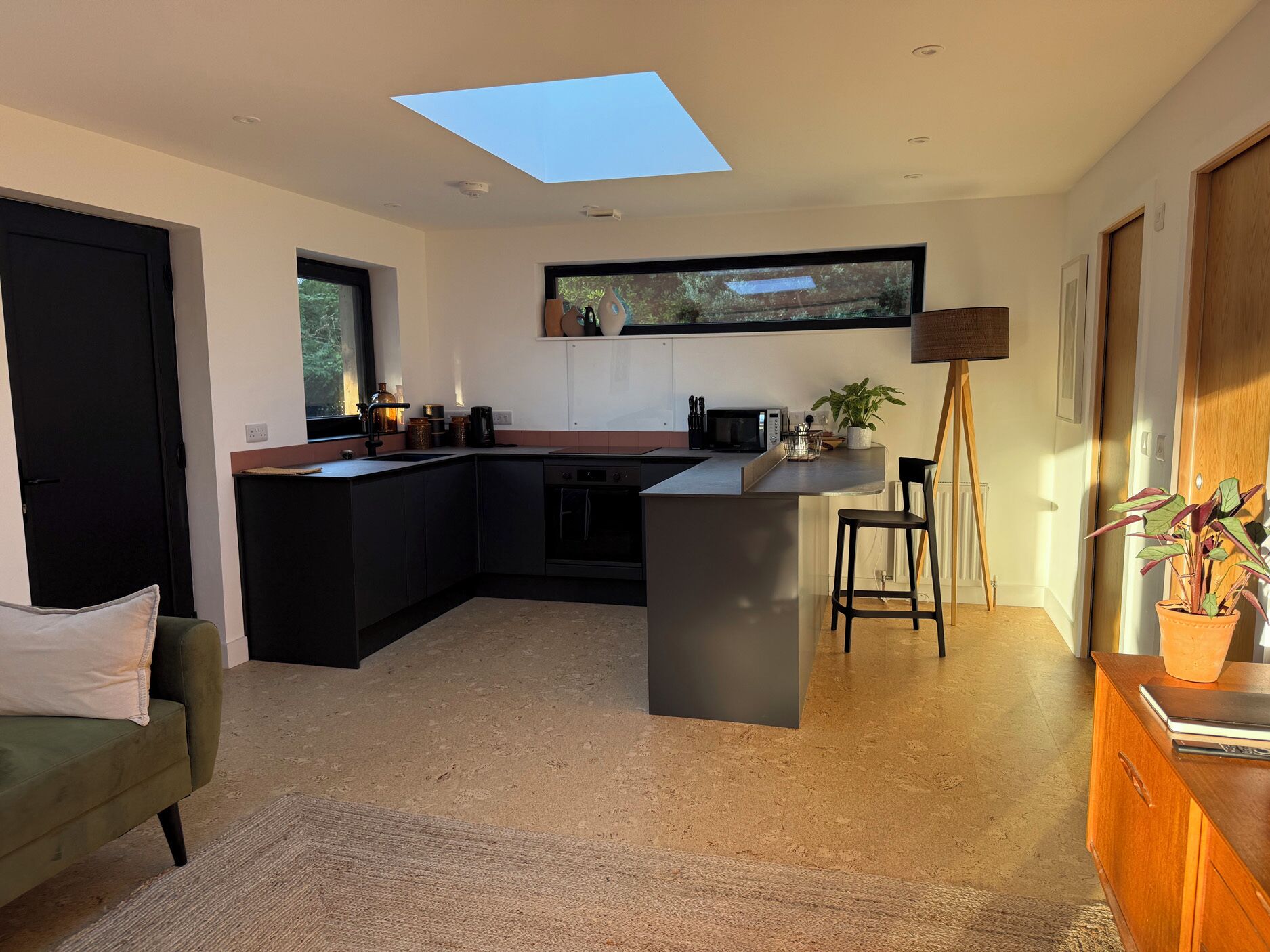 Cottage | Cuisine privée | Lave-vaisselle, batterie de cuisine, vaisselle et ustensiles