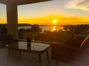 Outdoor dining - Villa Sunset Medulin with sea view & sun terrace (Medulin)