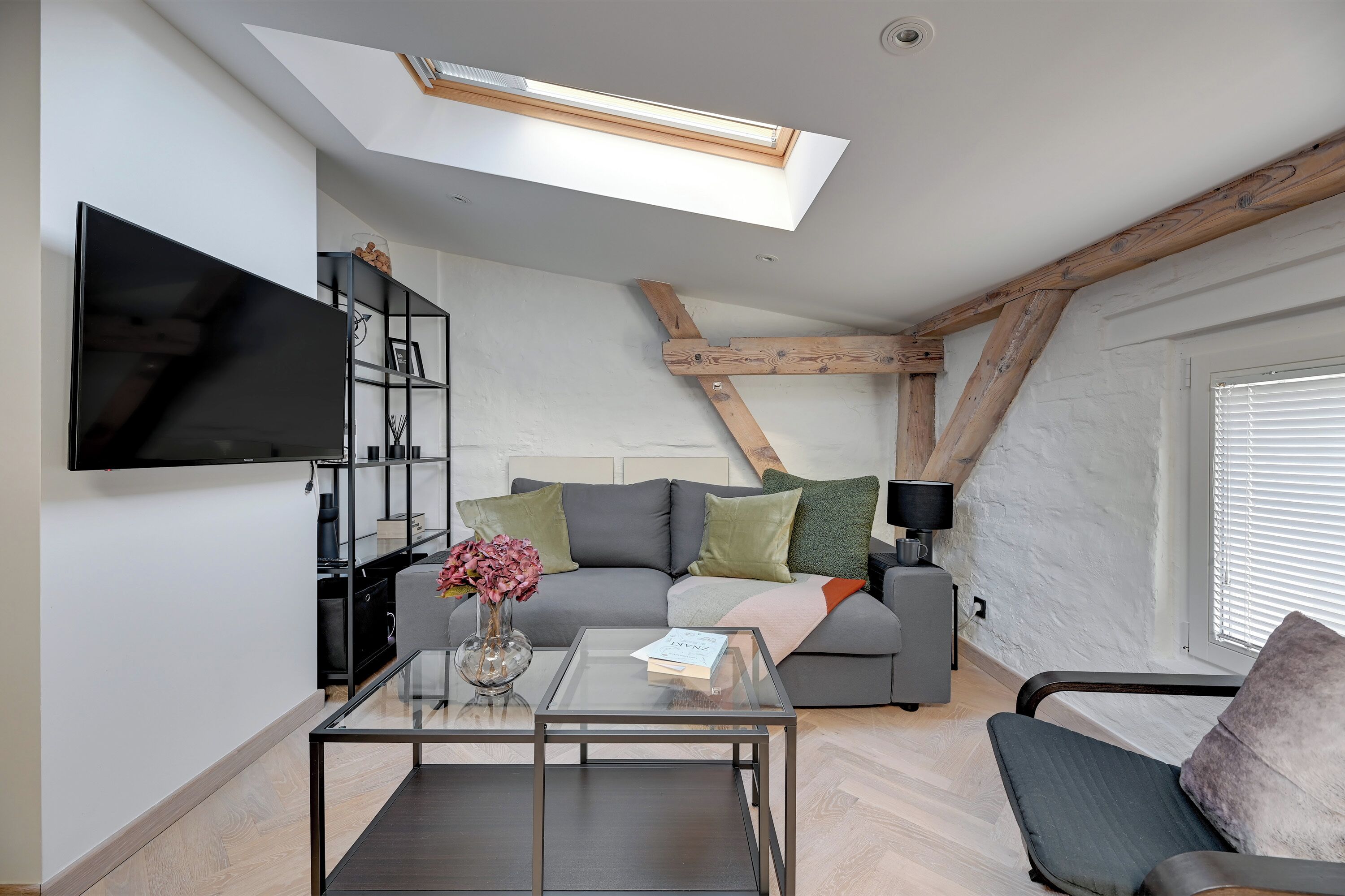 Economy Studio Suite, City View | Living area