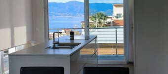 Sea view villa 500m from the beaches and the center of Reggio Calabria