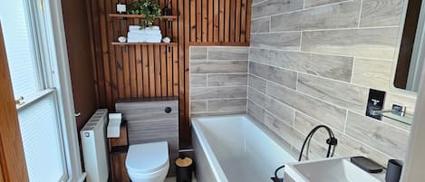 Appartement, 2 chambres | Salle de bain