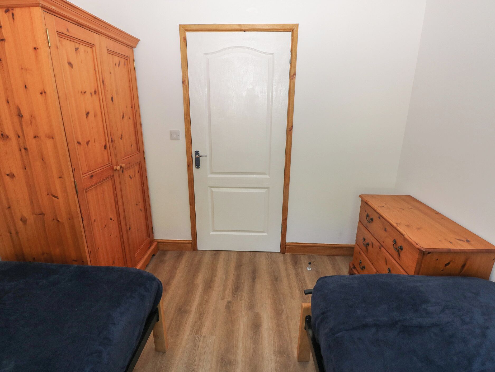 2 bedrooms, individually decorated, individually furnished, free WiFi