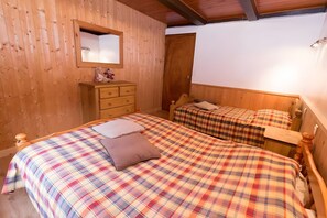 Iron/ironing board, WiFi - Apartment “Les Allamands” with Mountain View, Private Terrace, and Wi-Fi (Morzine)