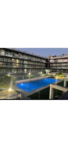 Modern duplex with swimming pool and gym surrounded by nature, 15 minutes from Atocha.