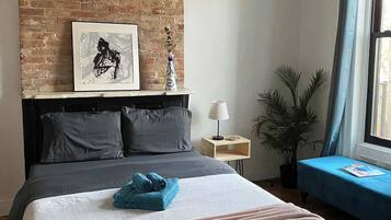Iron/ironing board, WiFi, bed sheets