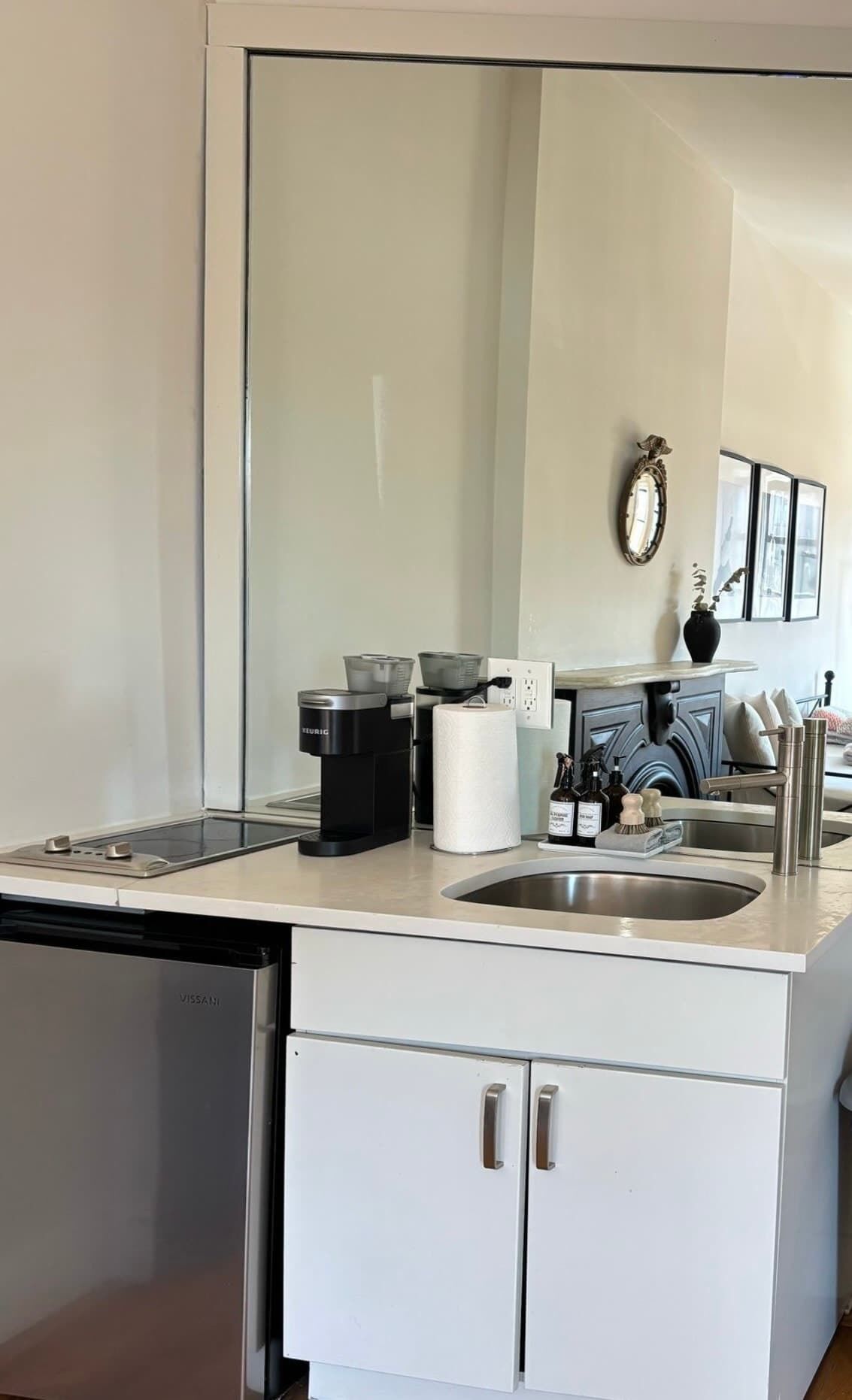 Fridge, stovetop, coffee/tea maker, cookware/dishes/utensils