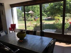 Dining - Charming property with swimming pool and SPA in a quiet location (Mérindol)