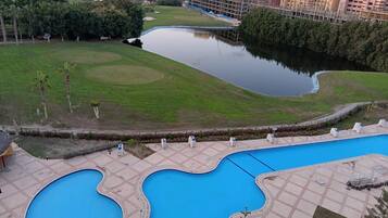 Piscina interna, piscina externa
