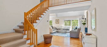 New Rental-Bright Coves, Walk to Marina and Popponesset Spit