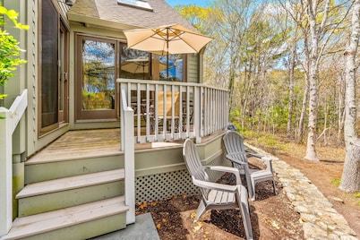 New Rental - 2 bedrooms, 2 baths, deck overlooking golf course